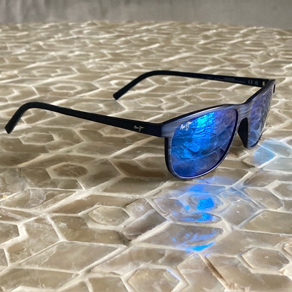 Maui Jim Lele Kawa Unisex Polarized sunglasses w/signature case - Picture 3 of 15